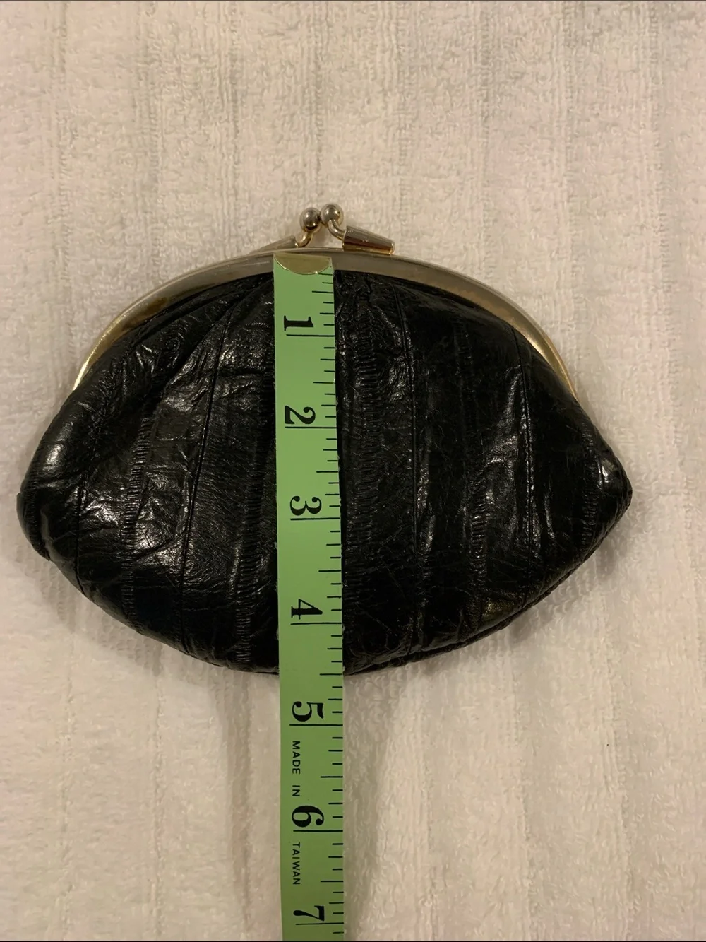 Vintage Lee Sands Black Eel Skin Kiss-Lock Coin Purse 1970-1980 Korea​​